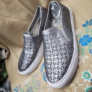 Tory Burch | Lennon Laser Cut Slip On Sneaker Silver Logo Perforated Shoes 7 US